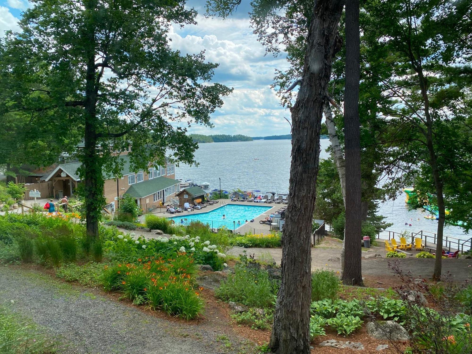 Rocky Crest Golf Resort Mactier Exterior photo